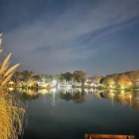 Camping Lago Azzurro אתר קמפינג